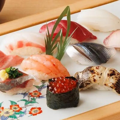 見惚れる寿司、味わう芸術