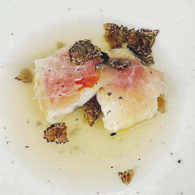 シェフの情熱が詰まった一皿。伝統と革新の融合
