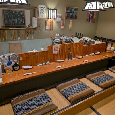 落ち着いた小人数の隠れ家空間