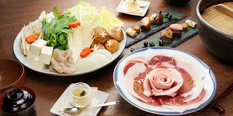 【ぼたん鍋贅沢コース】ぼたん肉の極上ロース肉を中心としたご用意