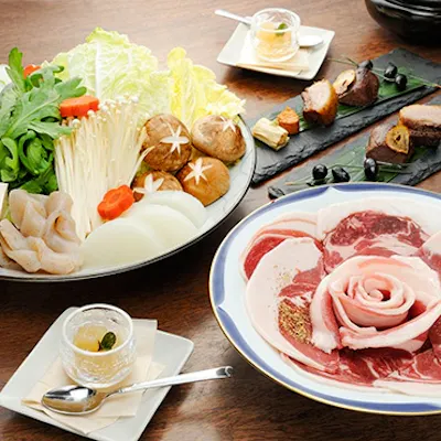 本格「ぼたん鍋」で猪肉本来の美味しさをお楽しみいただけます