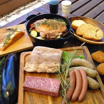 涼やかな森で楽しむ手ぶらBBQやぼたん鍋