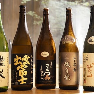 全国各地から厳選した約30種類の日本酒