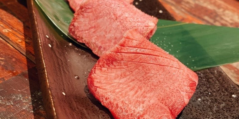 乾杯ドリンク付き7000円コース　厚切り特たん・特上ロース・カルビ・希少部位5種盛等