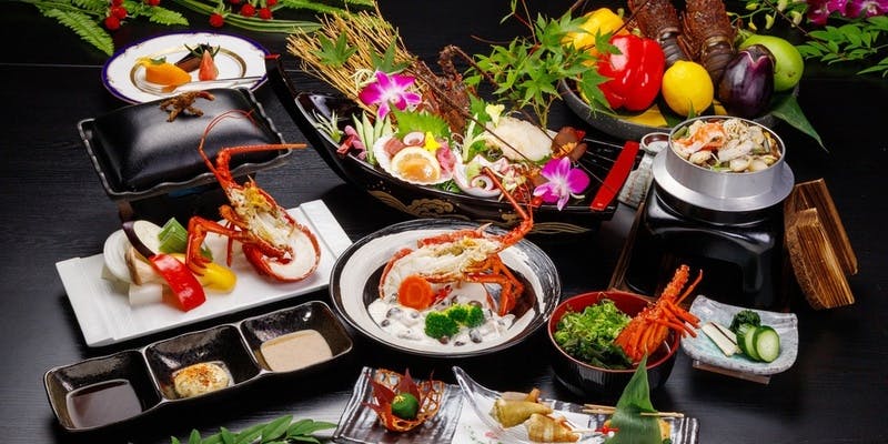 和歌山紀南の高級食材「伊勢海老」を豪快に食べ尽くす　伊勢海老づくしプラン【萱】