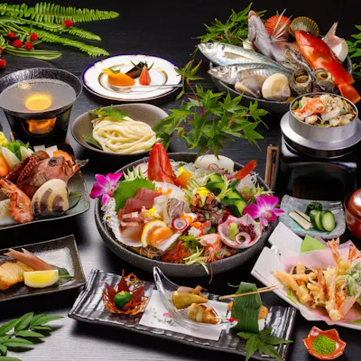 新鮮な海の幸を使った多彩な料理