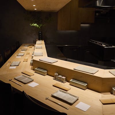 目黒駅から徒歩1分の隠れ家空間