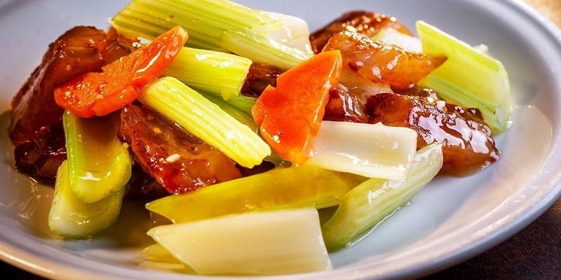 フカヒレ、鮑、名物！丸鶏の塩蒸し焼きなど豪華食材を堪能 全9品