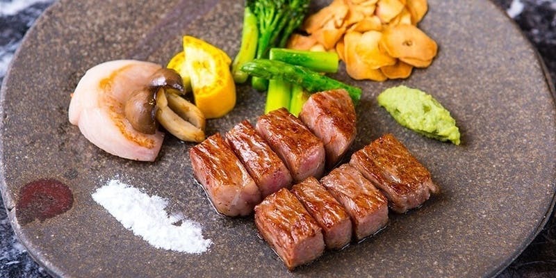 【SHOGUN】’神戸牛シャトーブリアン’の香り、神戸牛寿司＆肉刺し含む全5品