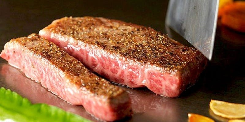 食べ比べコース【石垣牛＆厳選県産牛ステーキ】本日の海鮮と島野菜の鉄板焼・石垣牛ステーキなど全8品