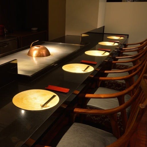 手作りの器で味わう沖縄の美