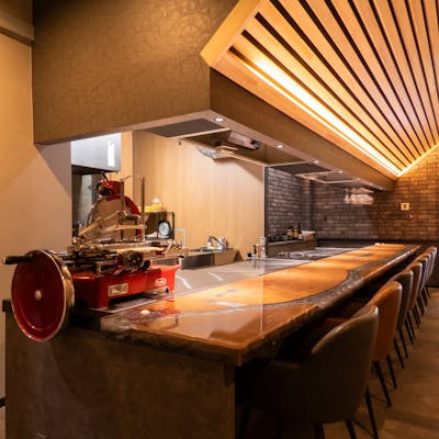 落ち着いた雰囲気の店内