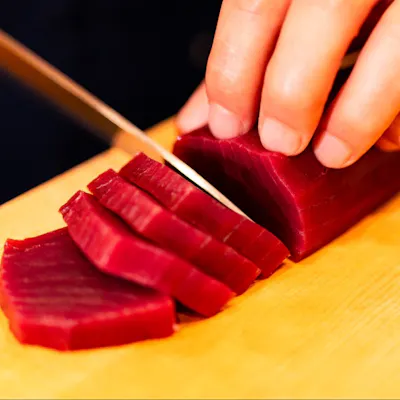 赤身から希少部位まで「やま幸」本まぐろをコースで堪能