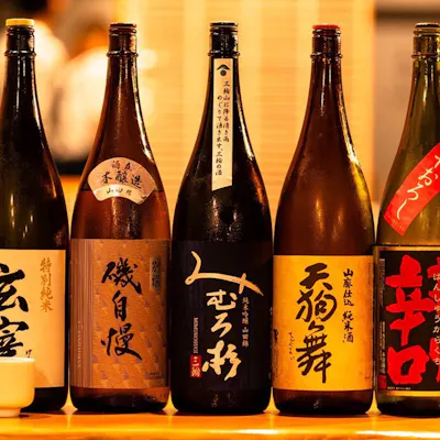 自慢のまぐろと旬菜を少量多皿で愉しむコース仕立て