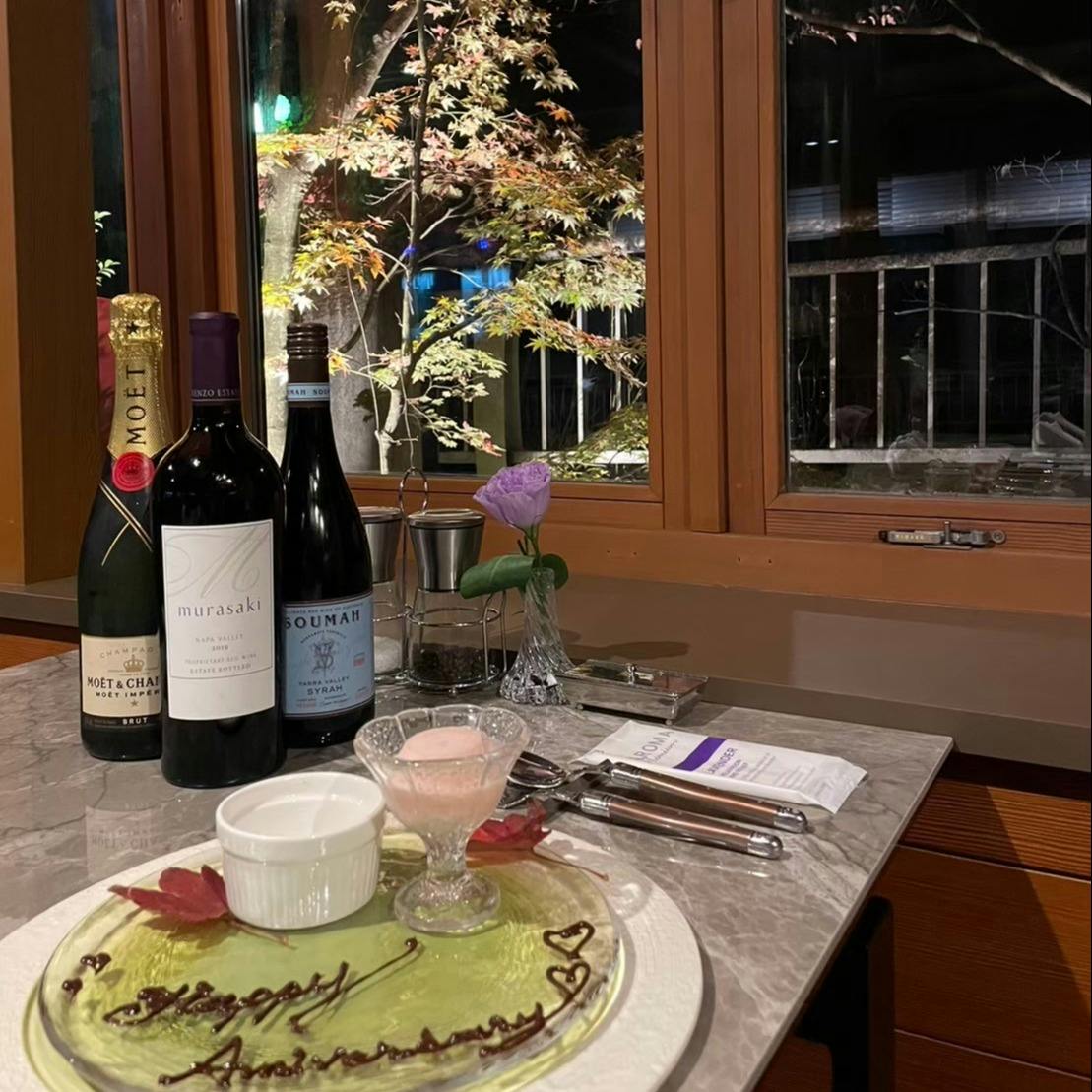 渓谷を望む癒やしの空間で、心に残る記念日を