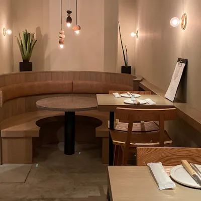料理を待つ時間さえ楽しめる空間