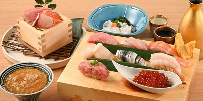 鮨コース　磨き抜かれた技で握る格別なお鮨と共に味わう刺身盛りや茶碗蒸しなどの逸品の数々