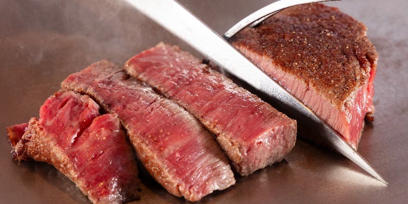 鉄板焼ランチコース「潮騒」　～車海老・黒毛和牛ロースステーキ100gを含む全8品～＋ワンドリンク付き