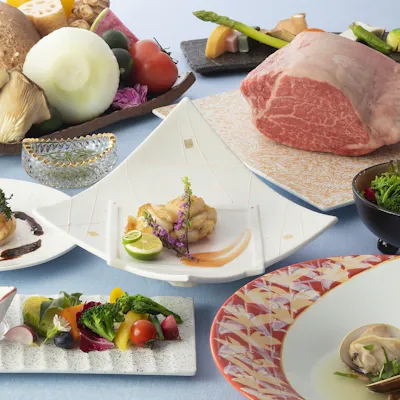 新鮮な食材を活かした豪華な料理の数々