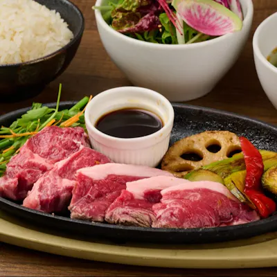 羊肉の概念を覆す、希少部位とペアリングの妙