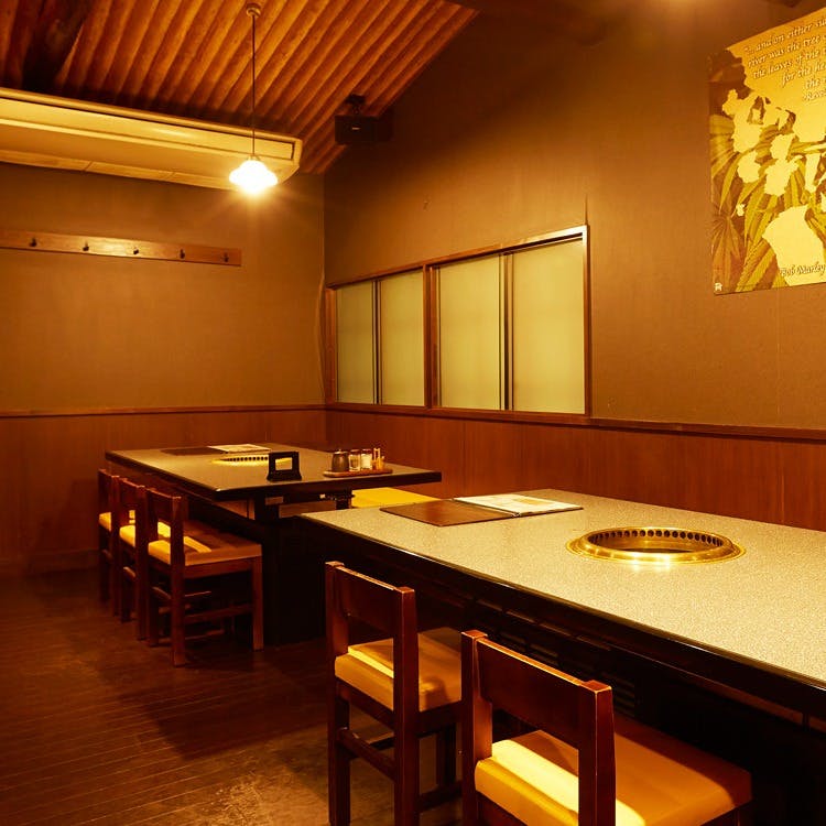 落ち着いた雰囲気の店内