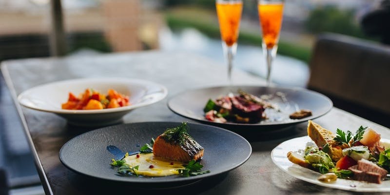 【ペア誕生日プラン】乾杯スパークリング付！サプライズプレート付き（2名様）