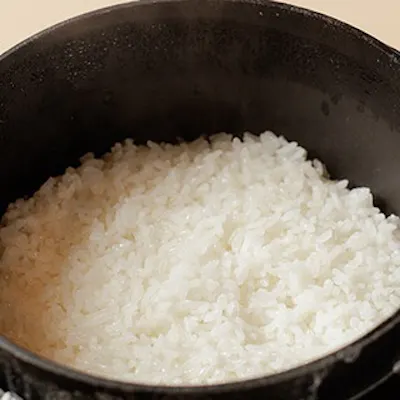 産地ごとの特徴を活かした五種米ブレンド