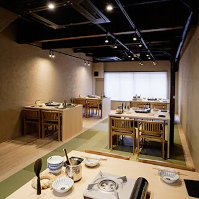 古民家を改装した温かみのある店内