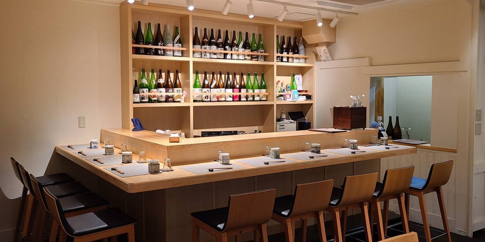 日本酒と小鉢 はやし