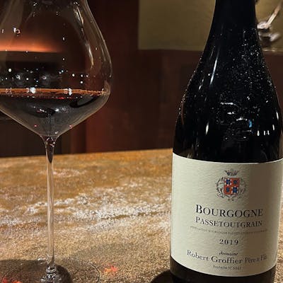 厳選された各国のワインをご用意いたします。