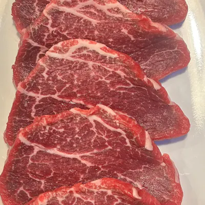 厳選された上質な肉の提供