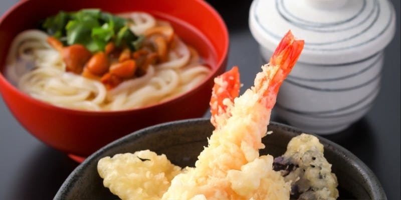 【ランチ限定】大海老天ぷらと温うどん