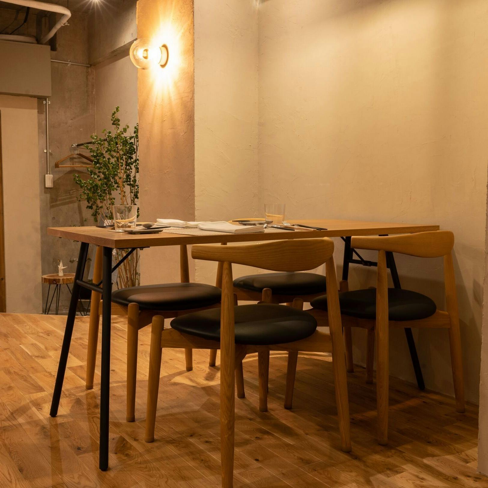 シェフとの距離が近いアットホームな空間