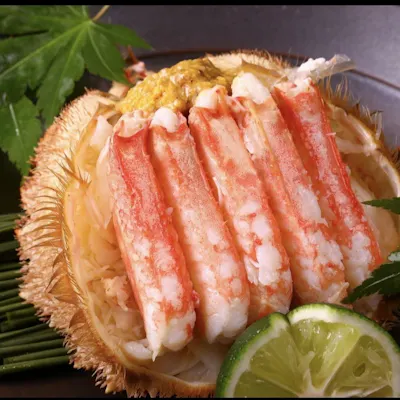 松茸・蟹・鮑、旬の豪華食材が彩る美しい日本料理