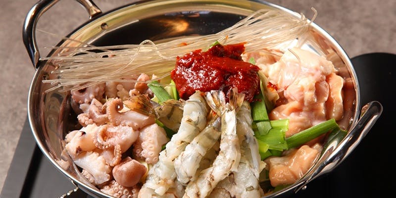 【ナッコプセコース 全7品】ホルモン・タコ・エビの旨みを凝縮した旨辛海鮮鍋＋2h飲み放題付