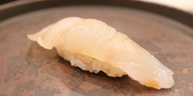 【握りコース】おまかせ握り10貫、小鉢、季節の茶碗蒸し｜握りをメインに味わえるコース