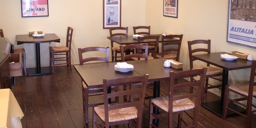 トラットリア ピッツェリア アミーチ