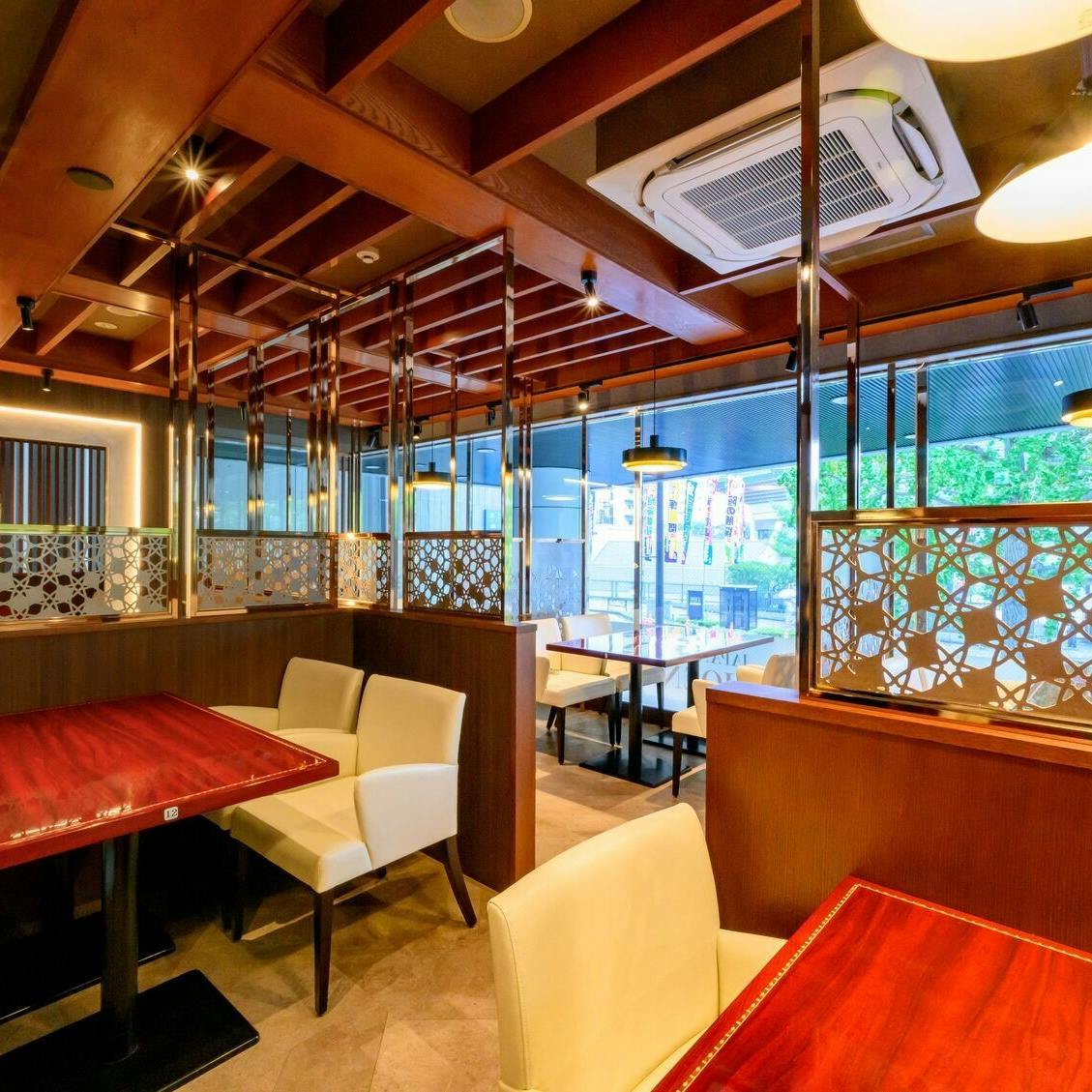 落ち着いた雰囲気の店内