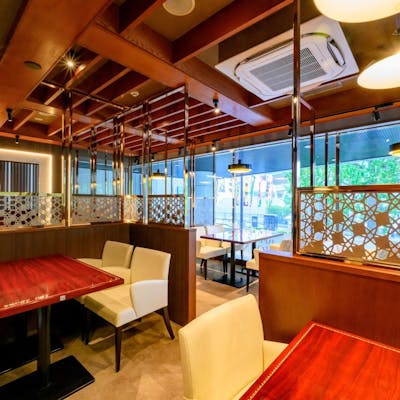 落ち着いた雰囲気の店内