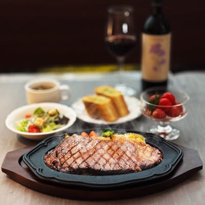 厳選された高品質な肉を使用