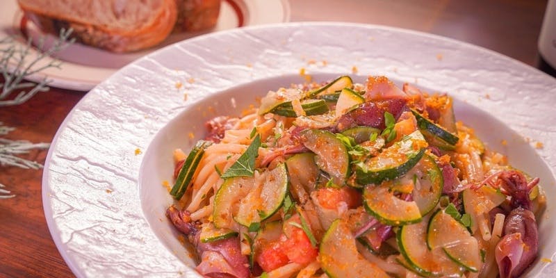 テレーザコース　自家製パン付き全8品