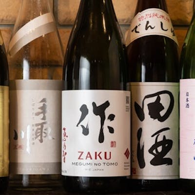 料理と相性抜群の厳選地酒と焼酎