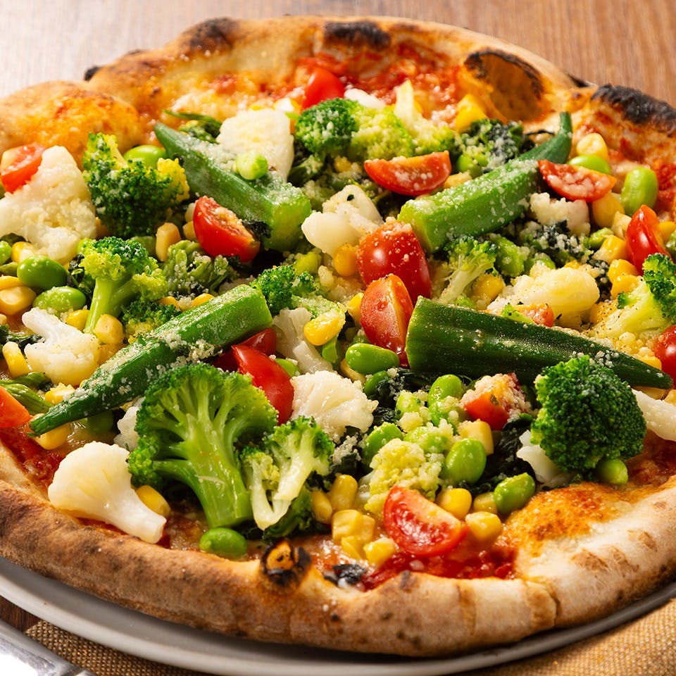 一枚ずつ丁寧に仕上げる窯焼きピッツァ