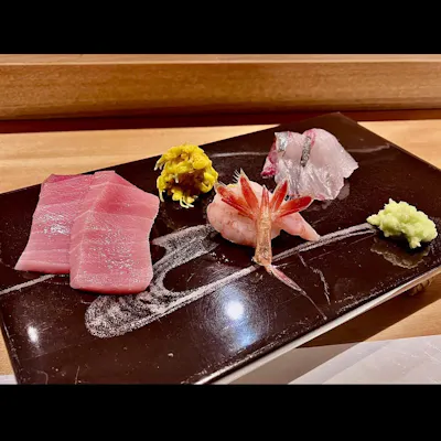 週末限定の贅沢。伝統的な技が光る「つまみ+握り」のフルコース