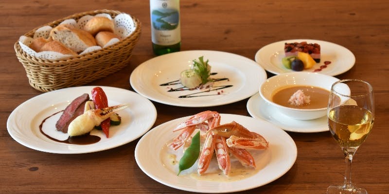 【かに創作フレンチコース】前菜から蟹！スープやグリエまで。メインは牛フィレ肉。全6品