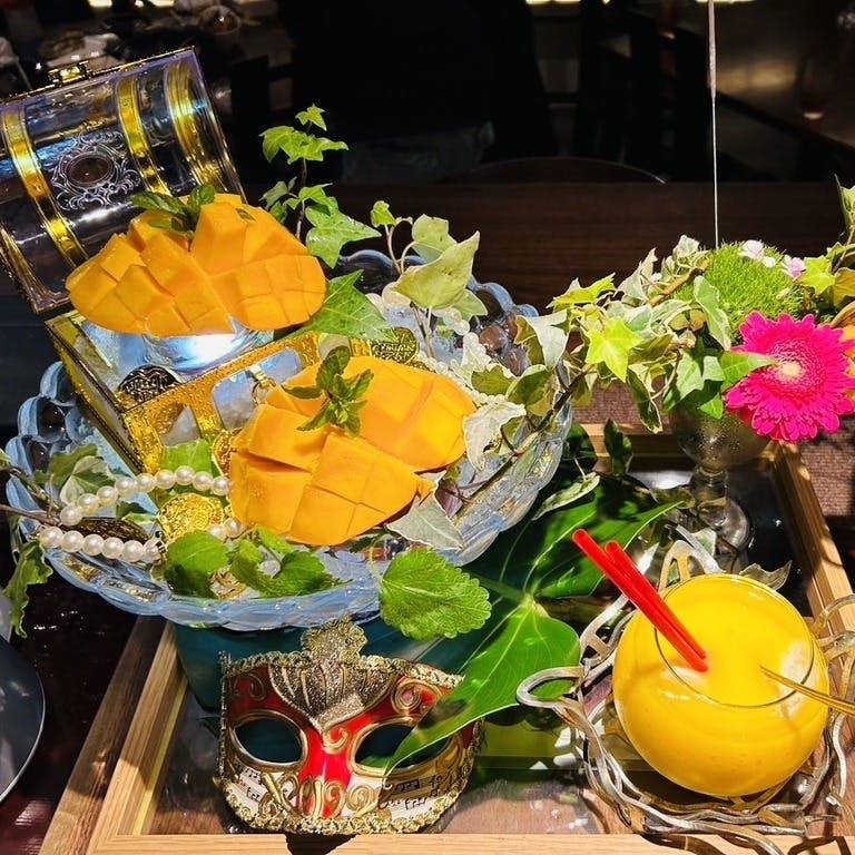 季節の果物を使ったオリジナルカクテル