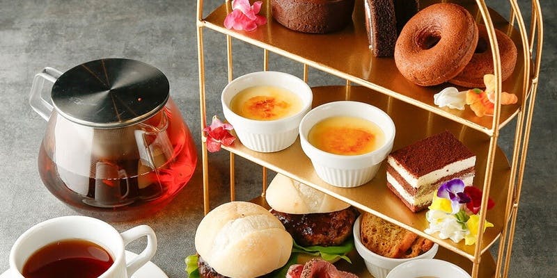 【女子会ハイティーはスパークリングワインと一緒に】午後映えが新定番 飲み放題180分（約20種）（12月）