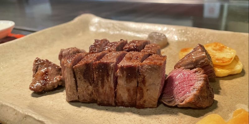 厳選国産牛のヒレステーキ150gを楽しむ「犇亭コース」