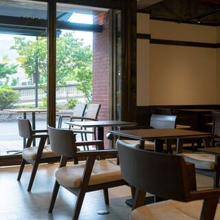 モーニングから夜のカフェ利用まで可能な空間