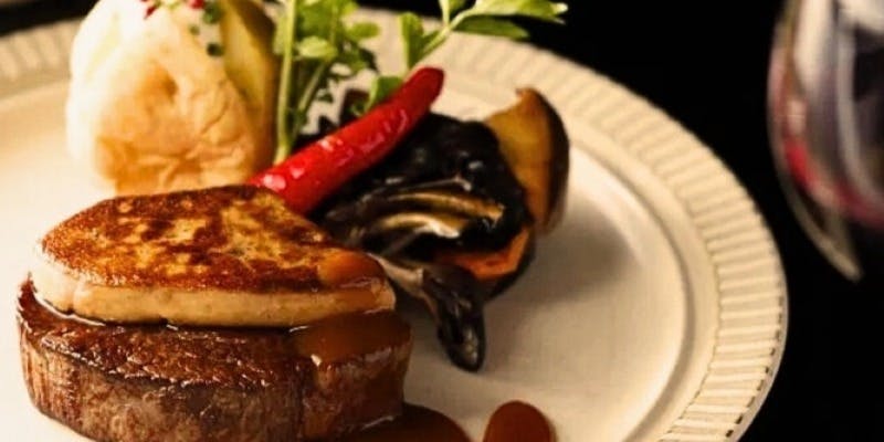 【ターコイズコース】和牛フィレ肉のポワレフォアグラ添えなど7品 乾杯スパークリング付＋飲み放題